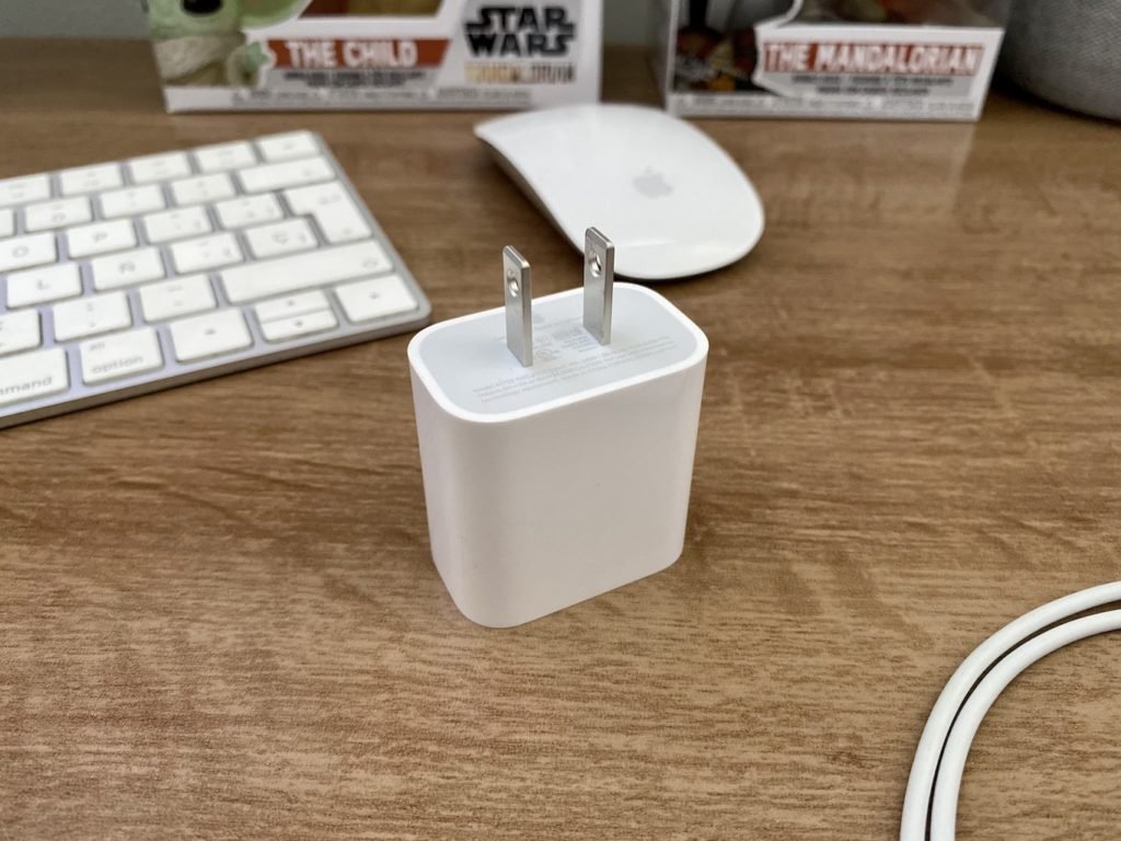 Apple-sin-incluir-accesorios-importantes-de-nuevo