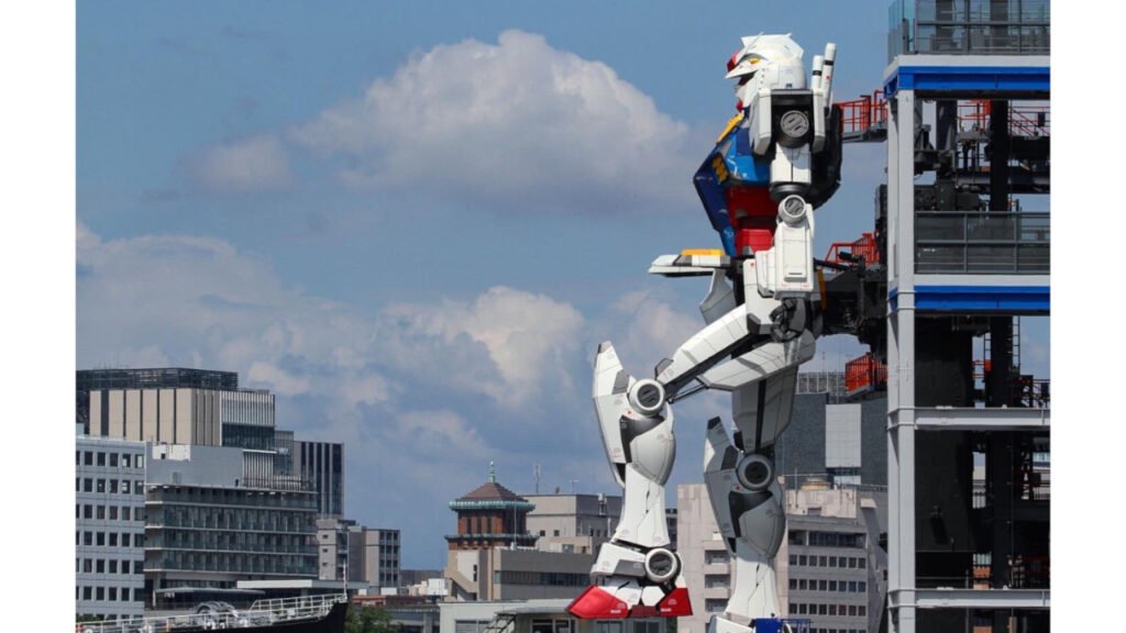 Primeros pasos del Gundam gigante de Yokohama