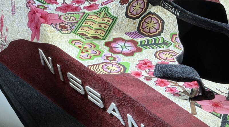 Monoplaza Nissan GEN 3.5 EVO con arte huichol